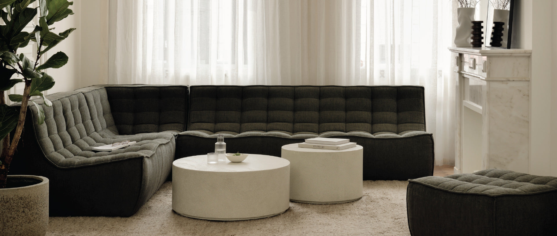 N701 modular sofa in a living room
